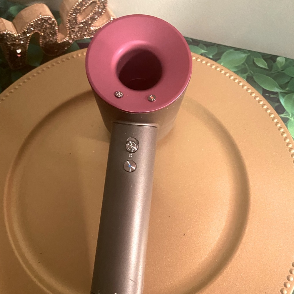 Dyson Supersonic Hair Dryer W/O attachments